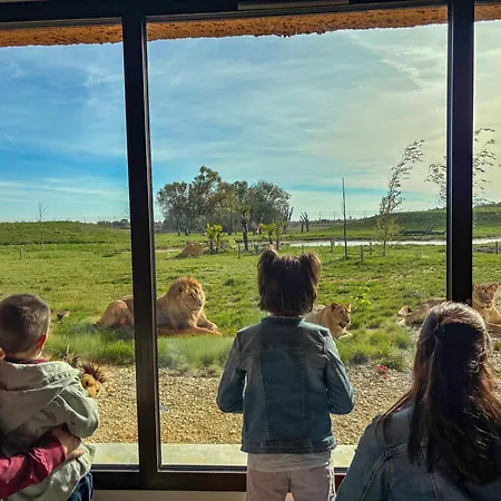 Le Royaume Des Lions Hotel Lumigny-Nesles-Ormeaux